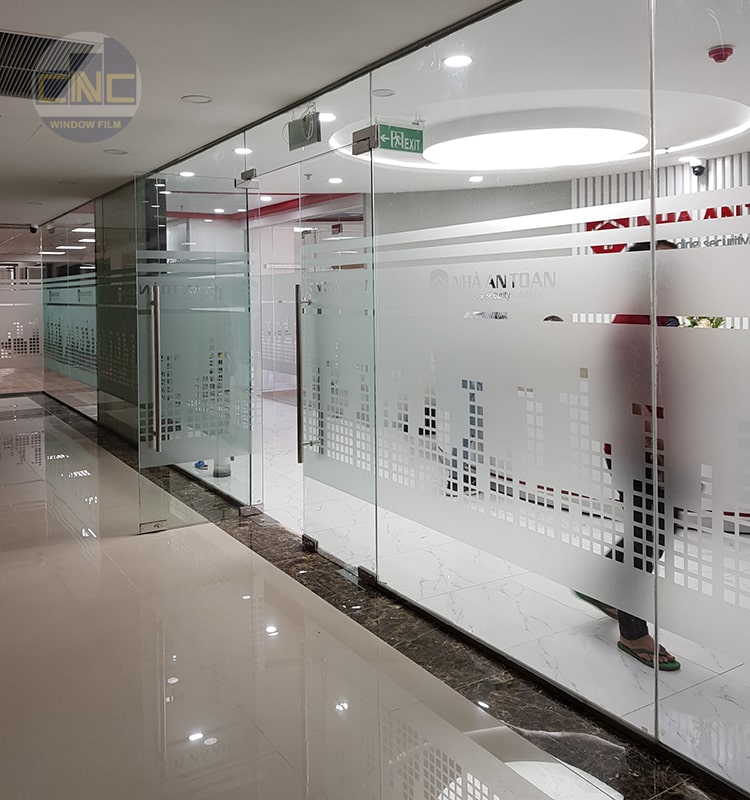 Decal mờ văn phòng