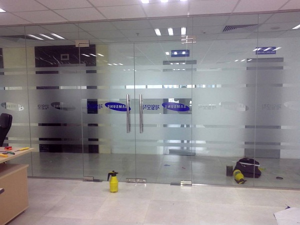 dán decal kính mờ hà nội