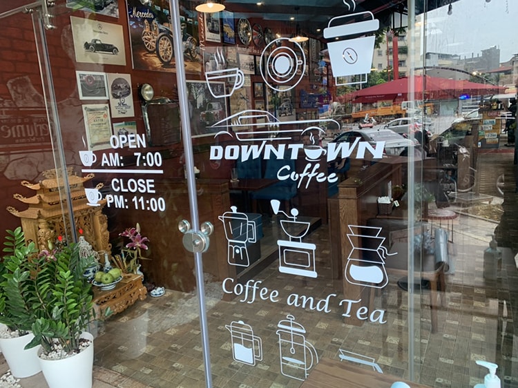 decal dán kính quán cafe