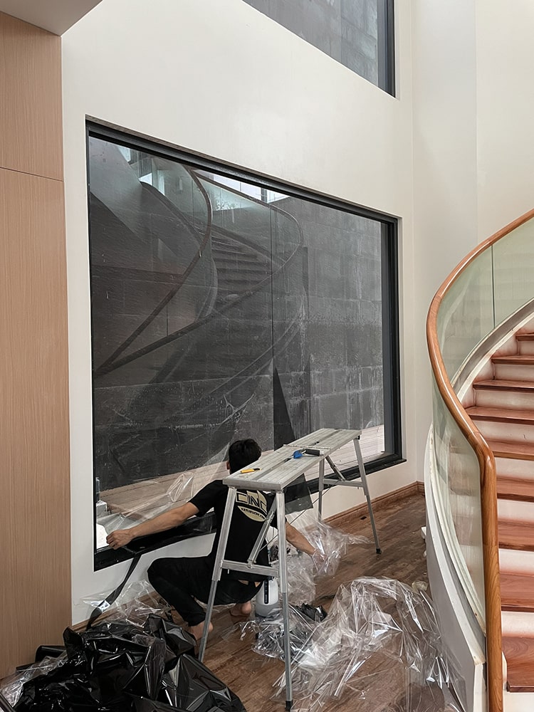 Dán kính tối màu