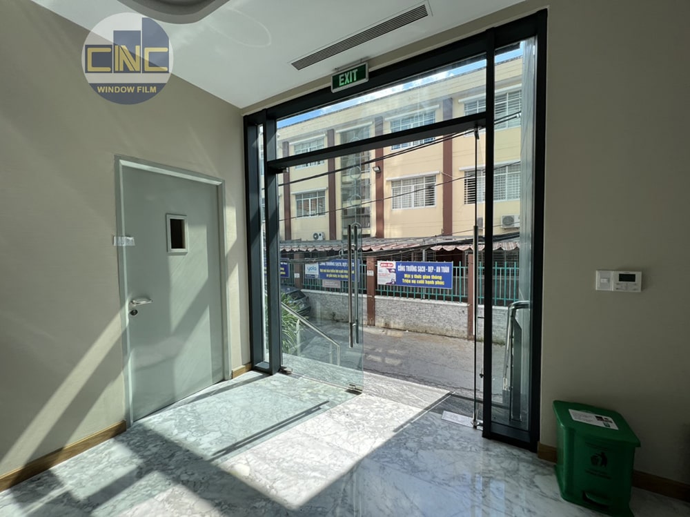 Dán film trong suốt ánh xanh