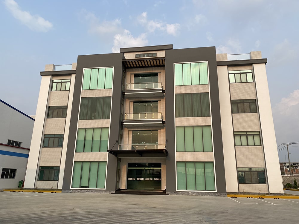 Tòa nhà cũ khi chưa dán film