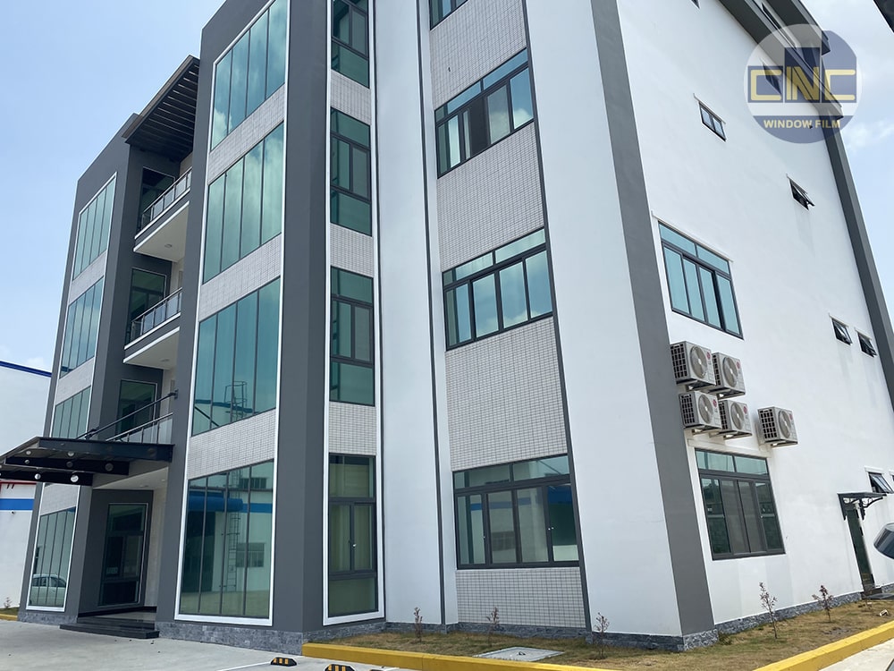 Dán film cách nhiệt nhìn 1 chiều