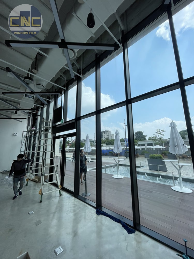 Dán film cách nhiệt trong suốt