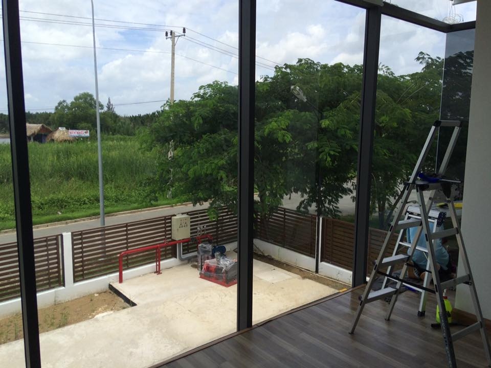 phim bảo vệ kính safety 4Mil