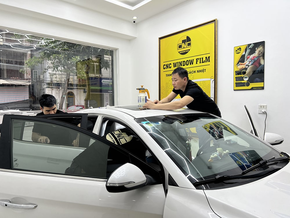 Dịch vụ dán kính ô tô