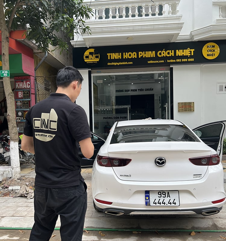 dán kính chống nóng ô tô