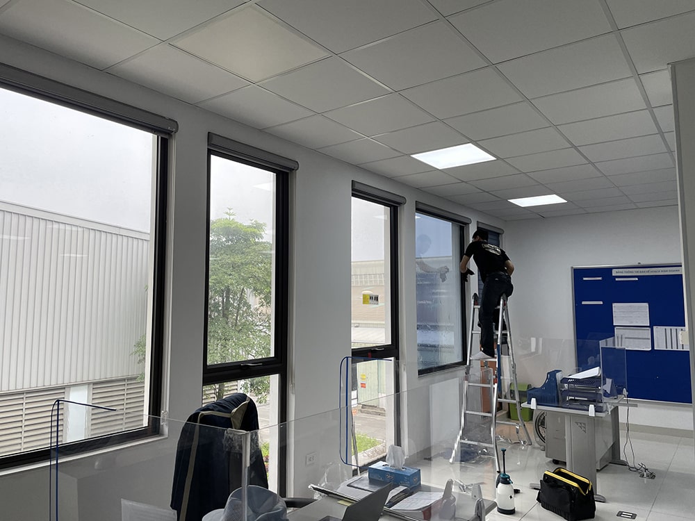 dán kính chống nóng