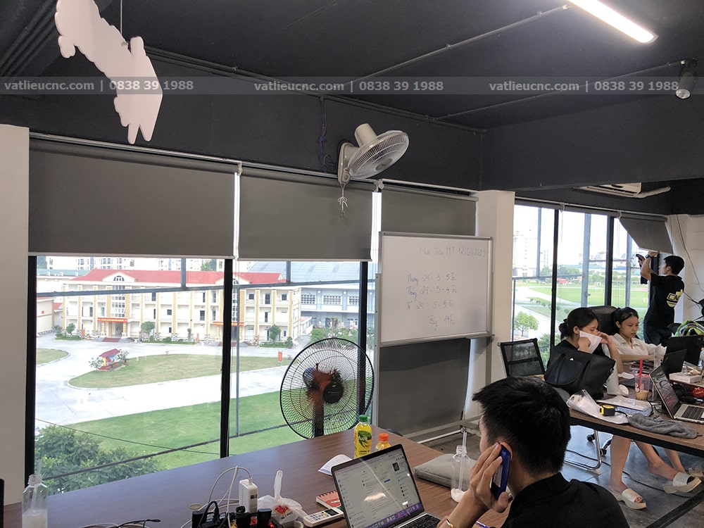 Lắp rèm cuốn chắn sáng