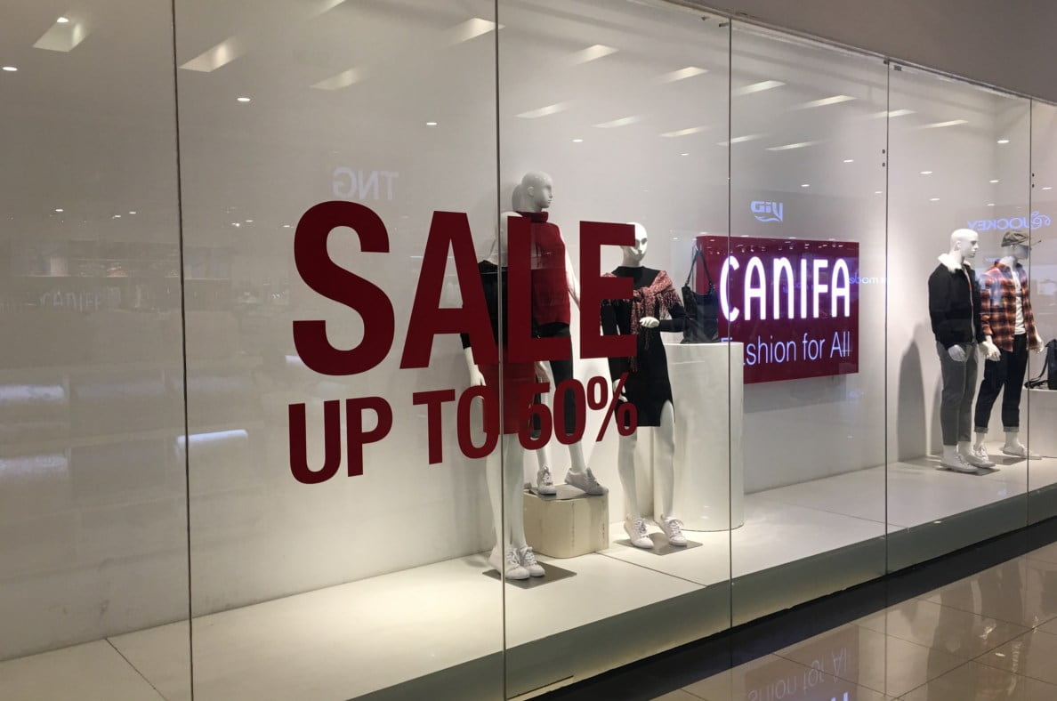 Decal dán kính quảng cáo