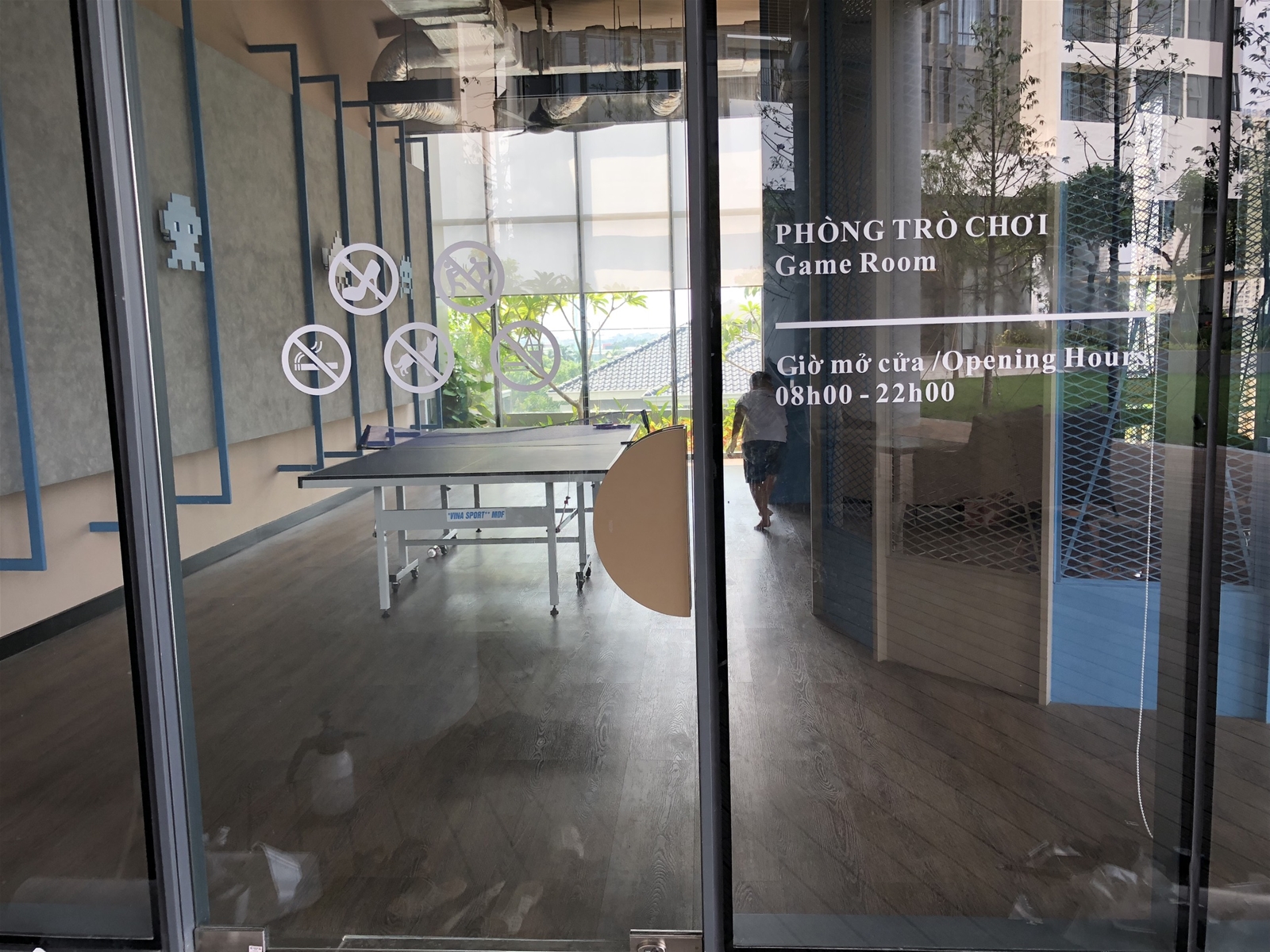 Dán kính decal mờ