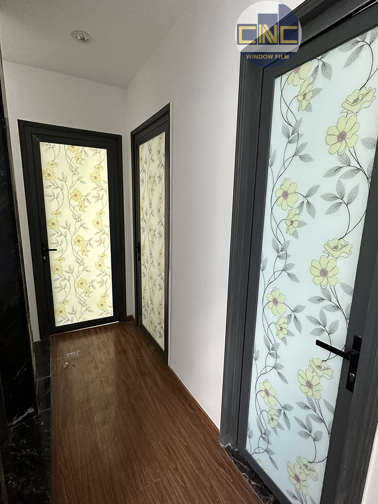 Decal dán kính hoa dây vàng