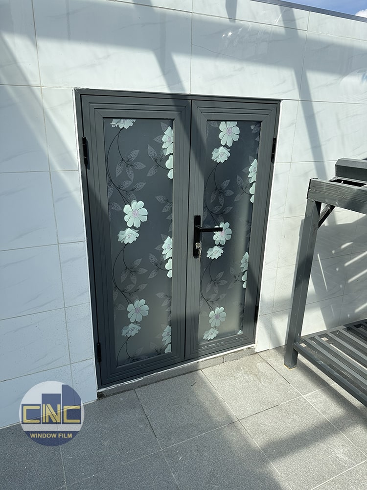 Dán kính tầng thượng