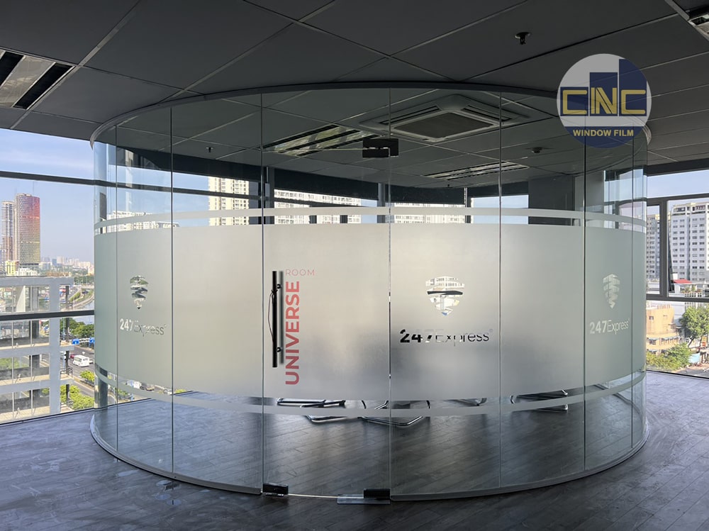 Dán mờ phòng họp