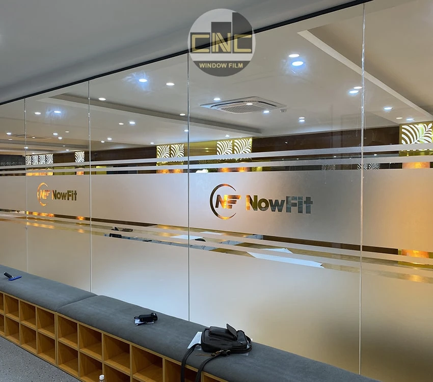 Thiết kế thi công dán kính mờ