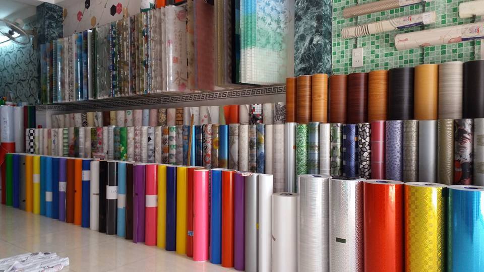 Hướng dẫn chọn decal dán kính một màu phù hợp không gian nội thất