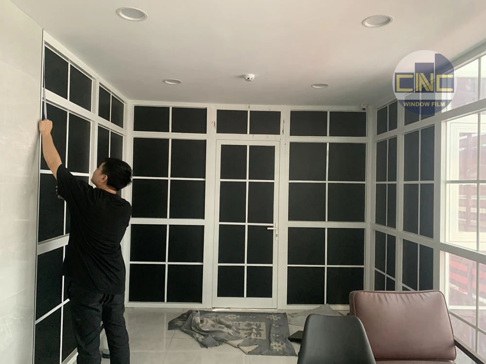 Phim đen chắn sáng