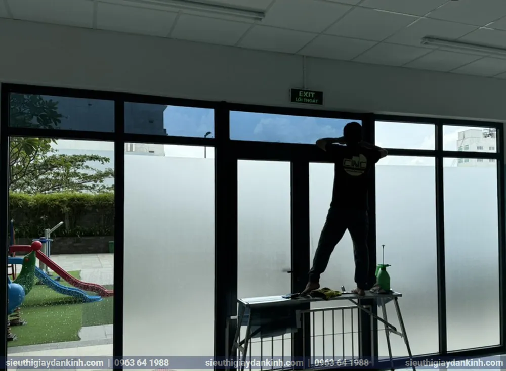 Dán kính nhìn 1 chiều