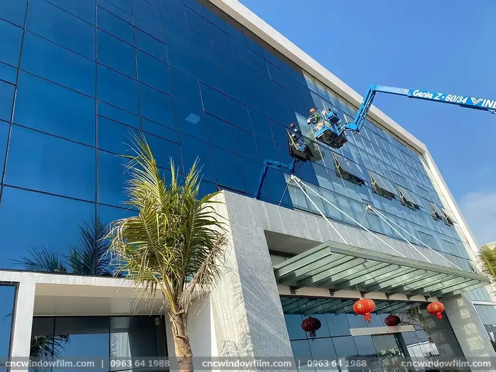 Dán phim đổi màu kính