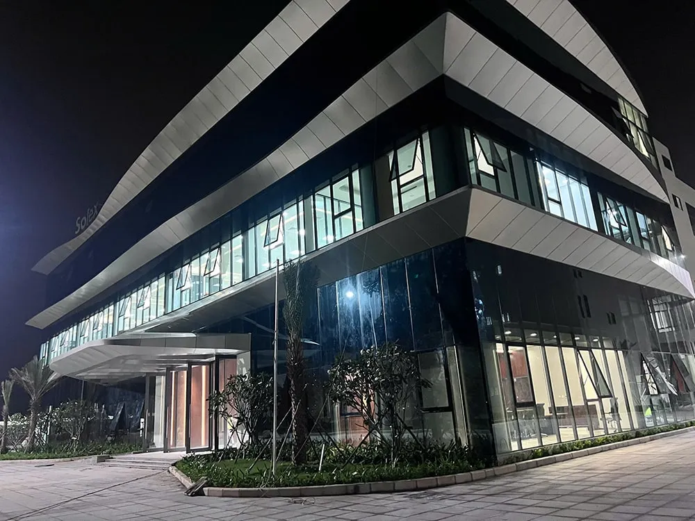 Nhà kính thiếu riêng tư